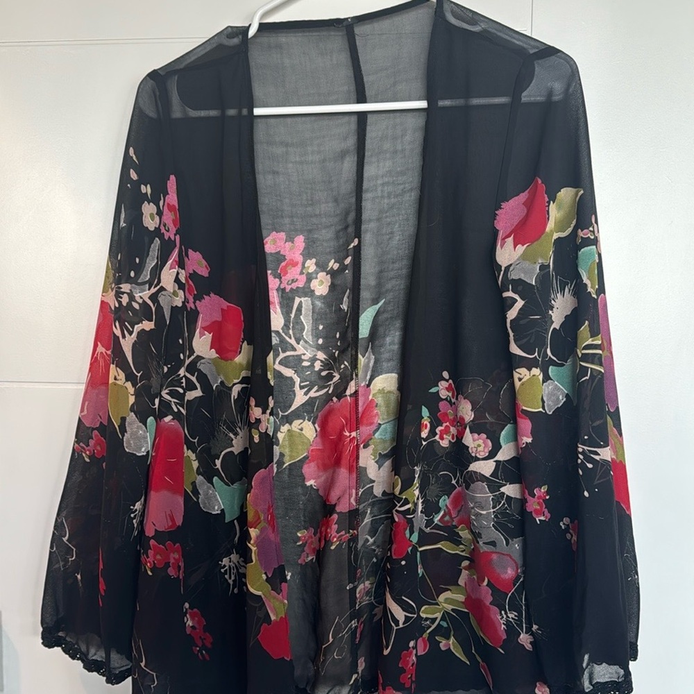 4 LaurieBelles coverups, size small